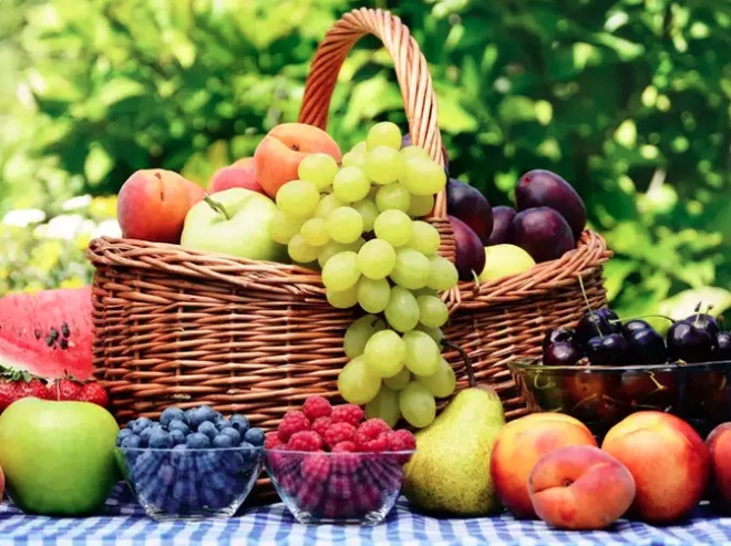 15 loại trái cây có lượng đường cao nhất và thấp nhất - Ảnh 1.