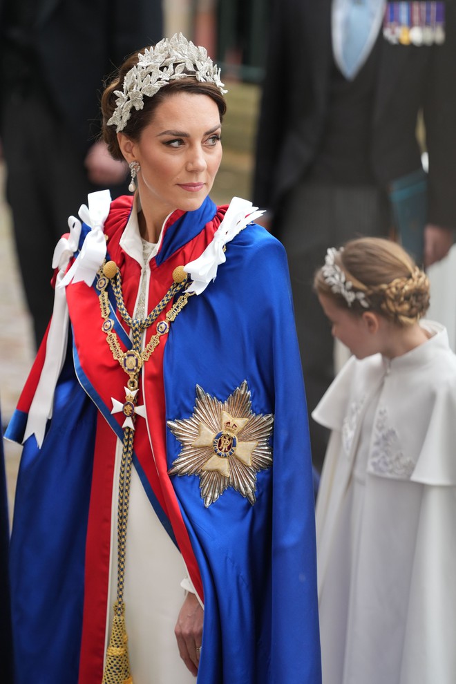Die Auftritte von Königin Kate mit Prinzessin Charlotte bewiesen das ultimative Talent bei der Koordination von Outfits zwischen Mutter und Tochter – Foto 4.