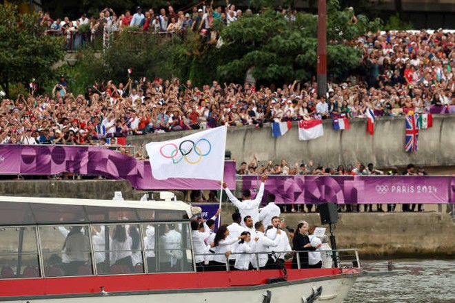 Dàn sao thế giới đổ bộ Lễ khai mạc Olympic Paris 2024: Mỹ nhân Hollywood tình tứ bên nhà vô địch Thế vận hội Shaun White- Ảnh 9.