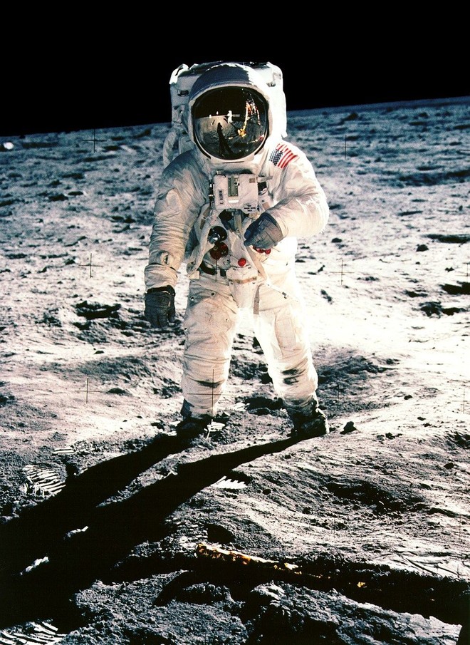 Người đàn ông thứ 2 đặt chân lên Mặt trăng sau khi trở về Trái đất liền bị trầm cảm và rơi vào bi kịch: Chuyện gì đã xảy ra? - Ảnh 1.