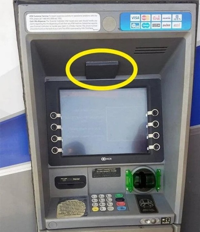 Rút tiền tại ATM phải chú ý 3 điểm này kẻo mất tiền oan - Ảnh 1.