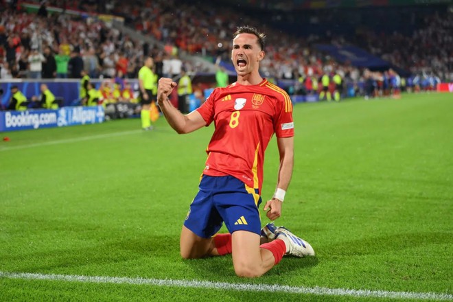 Đội hình tiêu biểu vòng 1/8 EURO 2024: Tây Ban Nha, Hà Lan chiếm số đông - Ảnh 6.
