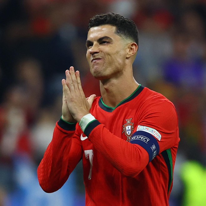 Trực tiếp Bồ Đ&agrave;o Nha - Ph&aacute;p: Mbappe ph&aacute; tan mộng lớn của thần tượng Ronaldo? - Ảnh 1.