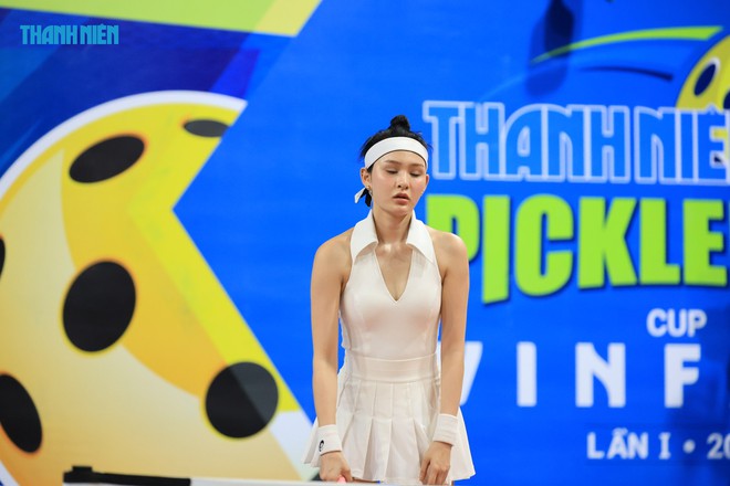 Loạt khoảnh khắc Hiền Hồ trên sân pickleball: Visual nổi bật nhưng không thấy nụ cười, thi đấu quyết tâm nhưng thành tích sấp mặt! - Ảnh 16.