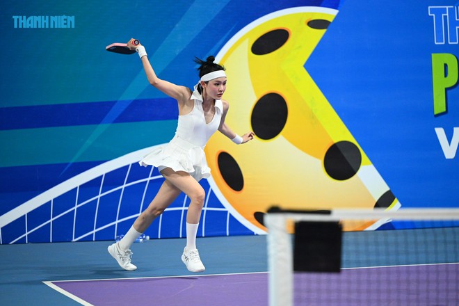 Loạt khoảnh khắc Hiền Hồ trên sân pickleball: Visual nổi bật nhưng không thấy nụ cười, thi đấu quyết tâm nhưng thành tích sấp mặt! - Ảnh 15.