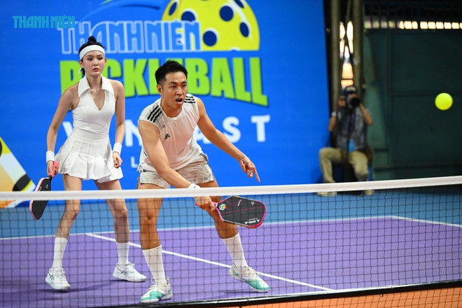 Loạt khoảnh khắc Hiền Hồ trên sân pickleball: Visual nổi bật nhưng không thấy nụ cười, thi đấu quyết tâm nhưng thành tích sấp mặt! - Ảnh 11.