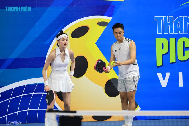 Loạt khoảnh khắc Hiền Hồ trên sân pickleball: Visual nổi bật nhưng không thấy nụ cười, thi đấu quyết tâm nhưng thành tích sấp mặt! - Ảnh 14.