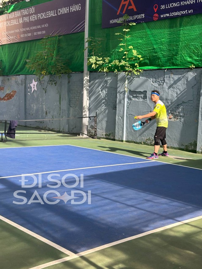 T&oacute;m d&iacute;nh Shark B&igrave;nh đu trend chơi pickleball v&agrave;o cuối tuần, xả vai &ocirc;ng bố bỉm sữa - Ảnh 1.