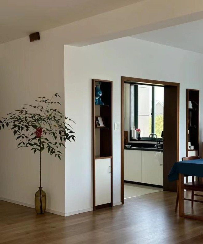Cuộc sống tối giản của người phụ nữ U50 trong căn nh&agrave; kh&ocirc;ng cần trang tr&iacute; cầu k&igrave; m&agrave; vẫn đặc biệt cao cấp - Ảnh 5.