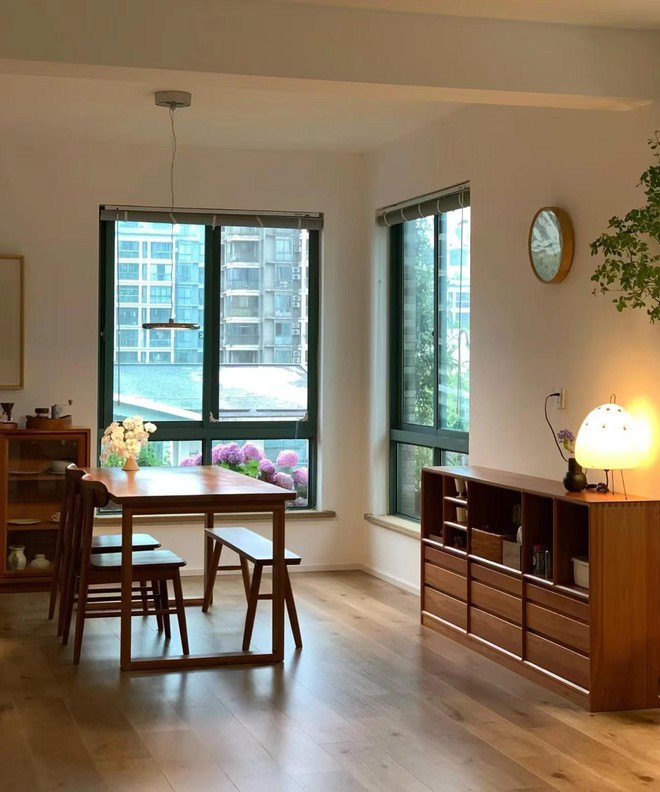Cuộc sống tối giản của người phụ nữ U50 trong căn nh&agrave; kh&ocirc;ng cần trang tr&iacute; cầu k&igrave; m&agrave; vẫn đặc biệt cao cấp - Ảnh 2.