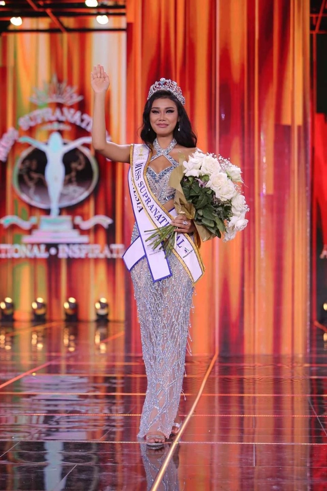 Người đẹp Indonesia đăng quang Miss Supranational 2024, Lydie Vũ tay trắng - Ảnh 4.