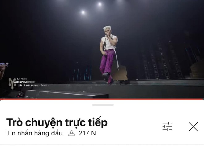 Anh Trai Vượt Ng&agrave;n Ch&ocirc;ng Gai tập 2 c&oacute; lượt xem trực tiếp tr&ecirc;n YouTube tăng gấp 10 lần, c&oacute; thời điểm c&ograve;n vượt qua show đối thủ - Ảnh 3.