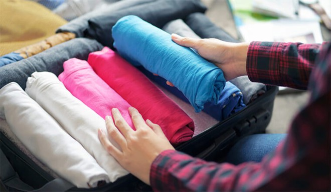11 cách xếp vali siêu gọn cho chuyến đi 1 tuần - Ảnh 4. 11 cách xếp vali siêu gọn cho chuyến đi 1 tuần - Ảnh 4.