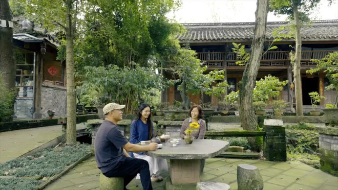 Rời bỏ thành phố lớn, gia đình 3 người về quê xây dựng thiên đường sinh thái biệt lập - Ảnh 2.