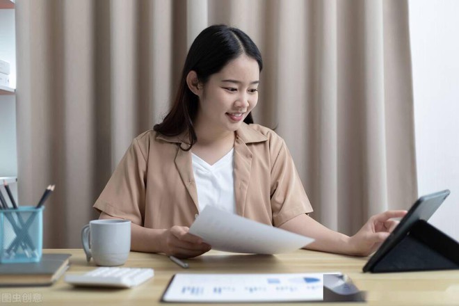 C&ocirc; g&aacute;i độc th&acirc;n nổi tiếng tr&ecirc;n mạng nhờ tư duy v&agrave; lối sống tối giản, cư d&acirc;n mạng thốt l&ecirc;n: Qu&aacute; tỉnh t&aacute;o - Ảnh 1.