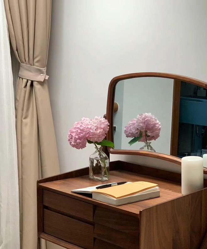 Cuộc sống tối giản của người phụ nữ U50 trong căn nh&agrave; kh&ocirc;ng cần trang tr&iacute; cầu k&igrave; m&agrave; vẫn đặc biệt cao cấp - Ảnh 11.