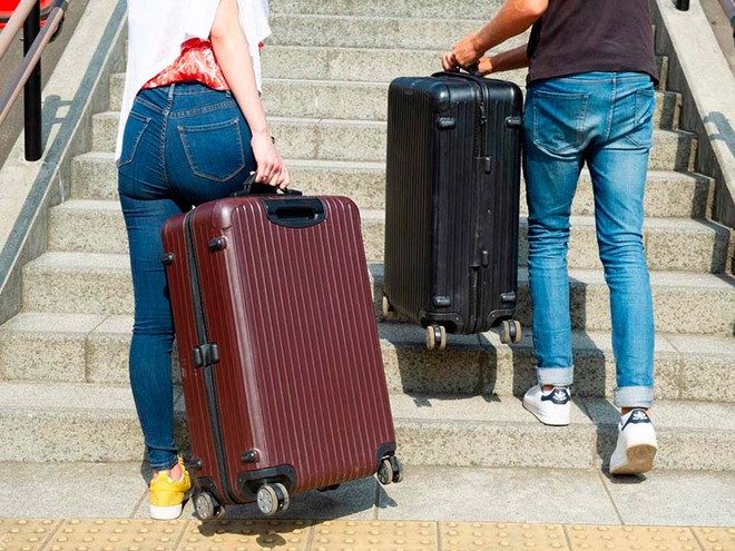 11 cách xếp vali siêu gọn cho chuyến đi 1 tuần - Ảnh 1. 11 cách xếp vali siêu gọn cho chuyến đi 1 tuần - Ảnh 1.
