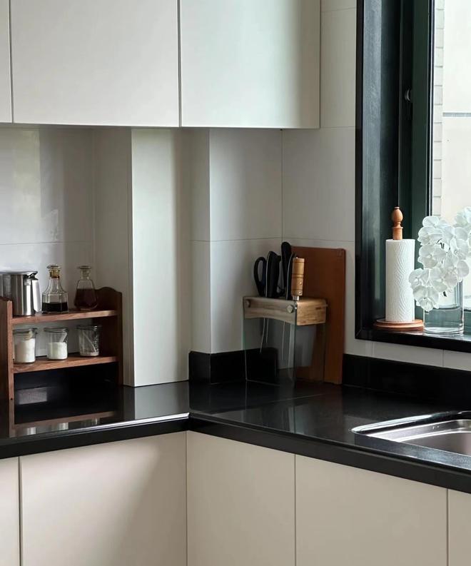 Cuộc sống tối giản của người phụ nữ U50 trong căn nh&agrave; kh&ocirc;ng cần trang tr&iacute; cầu k&igrave; m&agrave; vẫn đặc biệt cao cấp - Ảnh 7.