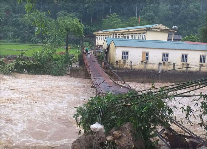 Sạt lở đất ở Hà Giang, bé trai 13 tuổi chết thương tâm - Ảnh 2.