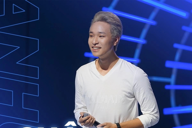 Quán quân 2k2 của Vietnam Idol không tập trung ca hát lại đi... show hẹn hò - Ảnh 12.