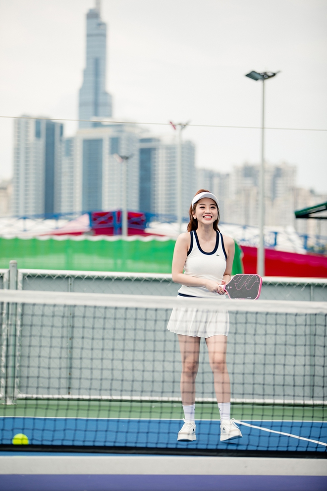 MC mặc sexy lên sân chơi Pickleball giải mã sức hút "kịch trần" của gái đẹp mê thể thao- Ảnh 6.