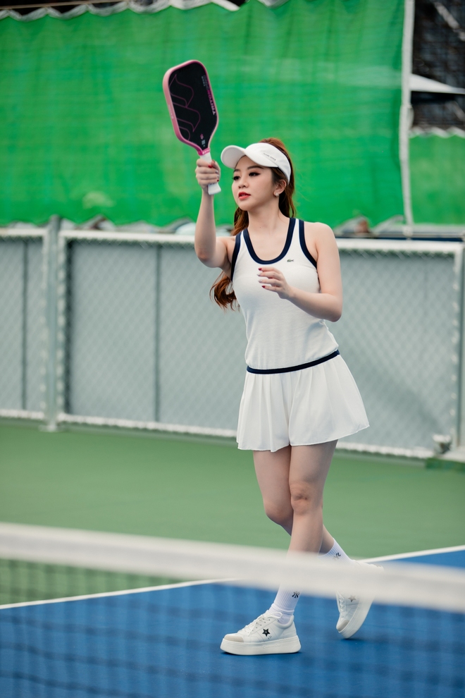 MC mặc sexy lên sân chơi Pickleball giải mã sức hút "kịch trần" của gái đẹp mê thể thao- Ảnh 11.