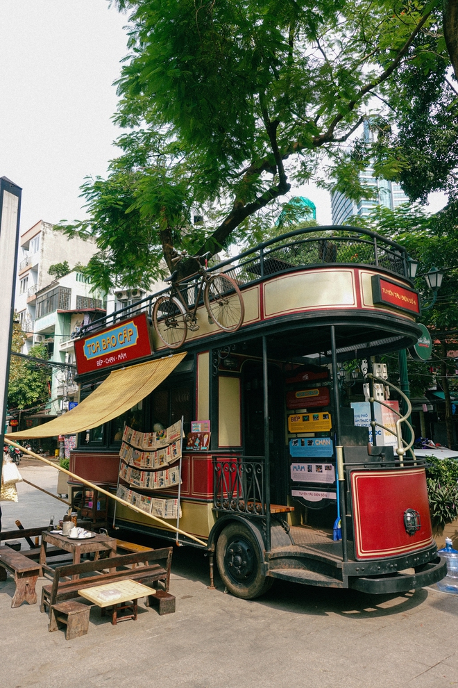 Toa tàu miễn phí vừa ngồi trà đá, vừa "du hành" về thời bao cấp: Địa điểm mới đầy thú vị cho giới trẻ Hà thành!- Ảnh 3.