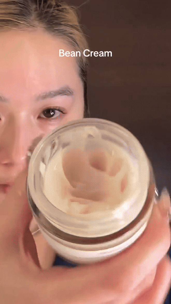 G&aacute;i xinh &ldquo;hớp hồn&rdquo; 23 triệu người với 5 bước skincare, da đảm bảo b&oacute;ng như gương- Ảnh 11.