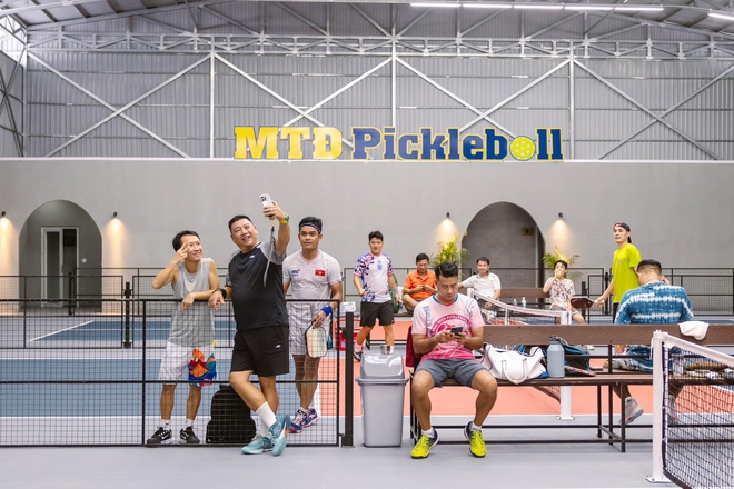 Pickleball đã đổ bộ 2 hòn đảo đẹp nhất nhì Việt Nam, hội mê du lịch chỉ biết thốt lên “Quá đỉnh!” - Ảnh 18.