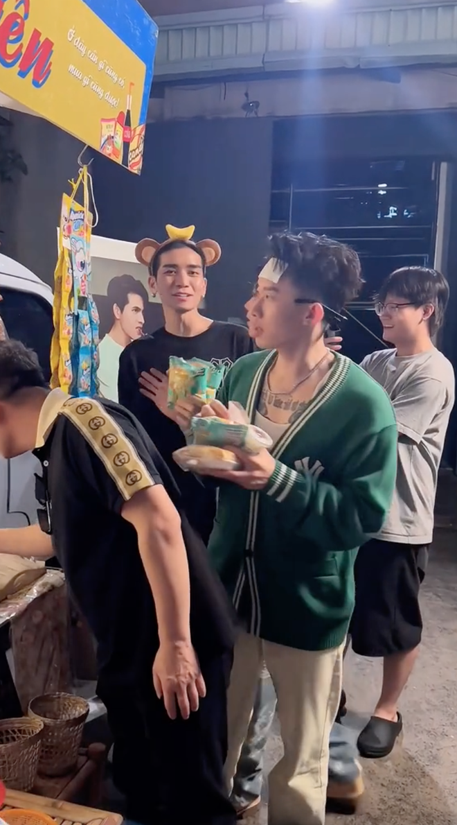 Phát hiện 3 anh tài là "chiến thần mukbang": Cứ sơ hở là "bới tô cơm", ăn uống không ngừng nghỉ- Ảnh 12.