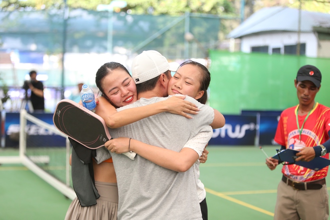 VĐV pickleball trẻ nhất Việt Nam - Sophia Phương Anh: Vừa học, vừa theo đuổi pickleball, "gây sốt" sau trận đấu giao lưu ấn tượng cùng "trai đẹp" Marcel Chan- Ảnh 3.