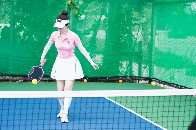 Lên sân Pickleball gặp "hot girl mặc đẹp sống ảo": Làm màu vài buổi đã giảm vèo 2kg- Ảnh 5.