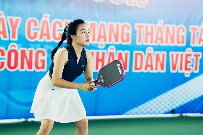 Chơi pickleball 4 ngày xuyên lễ, hội “chị đẹp” tuyên bố 1 điều bất ngờ về lời đồn lên sân giữ chồng- Ảnh 16.