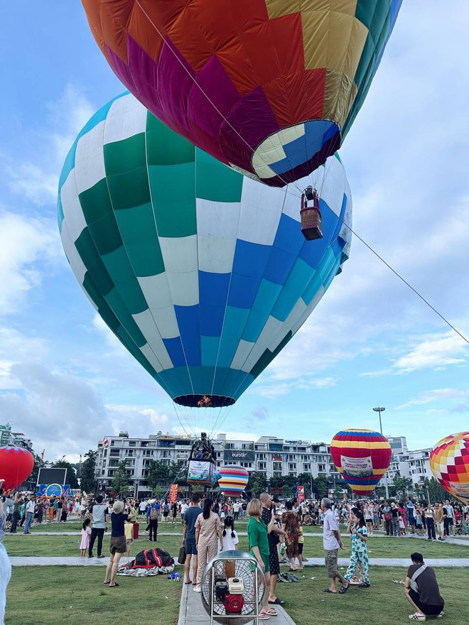 CẬP NHẬT lễ 2/9: Sapa đỉnh nóc ngập trong cờ hoa, Đà Lạt gói gọn trong hai từ "đông lạnh"- Ảnh 11.