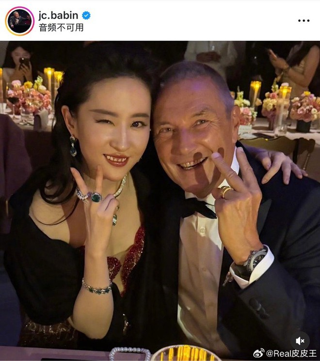 Lưu Diệc Phi lại bị chê chỉnh ảnh quá đà- Ảnh 2. Lưu Diệc Phi lại bị chê chỉnh ảnh quá đà- Ảnh 2.