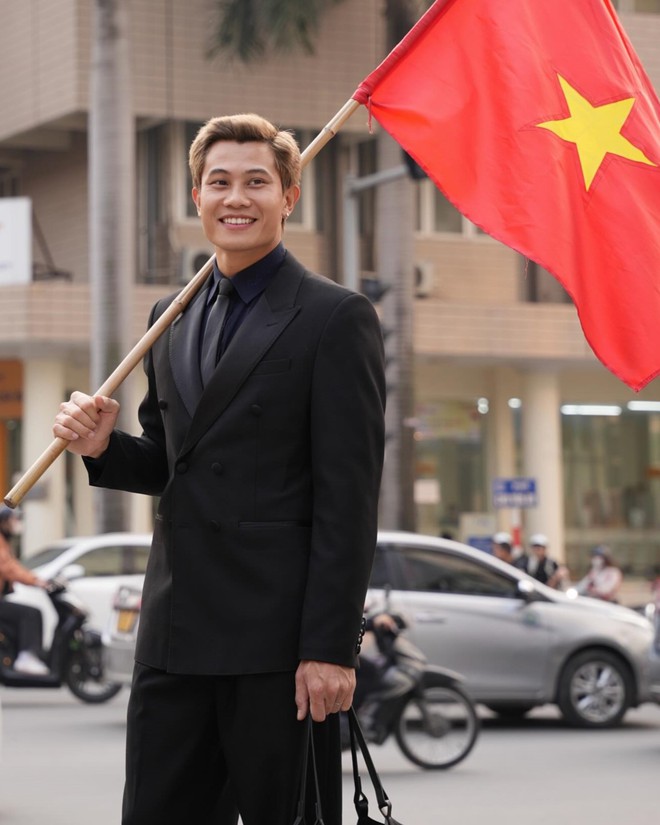 Nam diễn viên Mưa Đỏ rơi nước mắt: Chào anh Tạ nhé...- Ảnh 7.