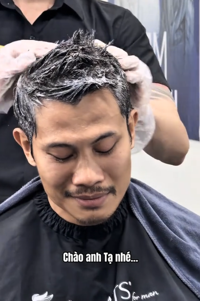 Nam diễn viên Mưa Đỏ rơi nước mắt: Chào anh Tạ nhé...- Ảnh 2.