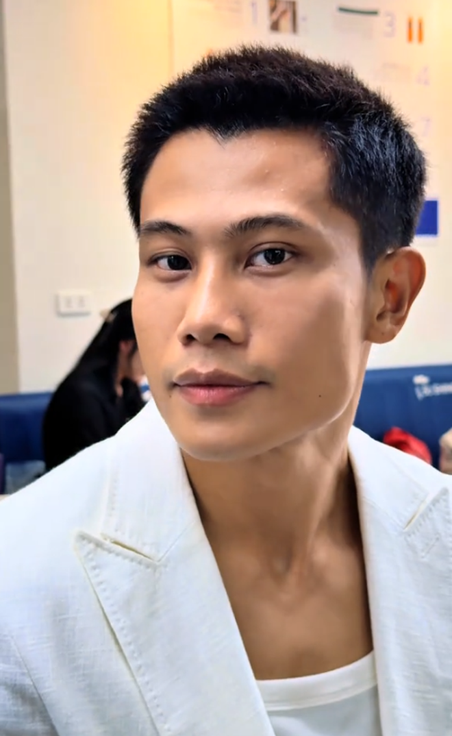 Nam diễn viên Mưa Đỏ rơi nước mắt: Chào anh Tạ nhé...- Ảnh 4.