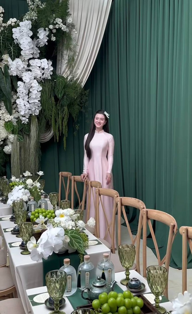 Chân dung cô gái xách vali cho Đỗ Hà ở Thanh Hoá gây sốt: Camera lia vội mà cũng cỡ này hả?- Ảnh 4.