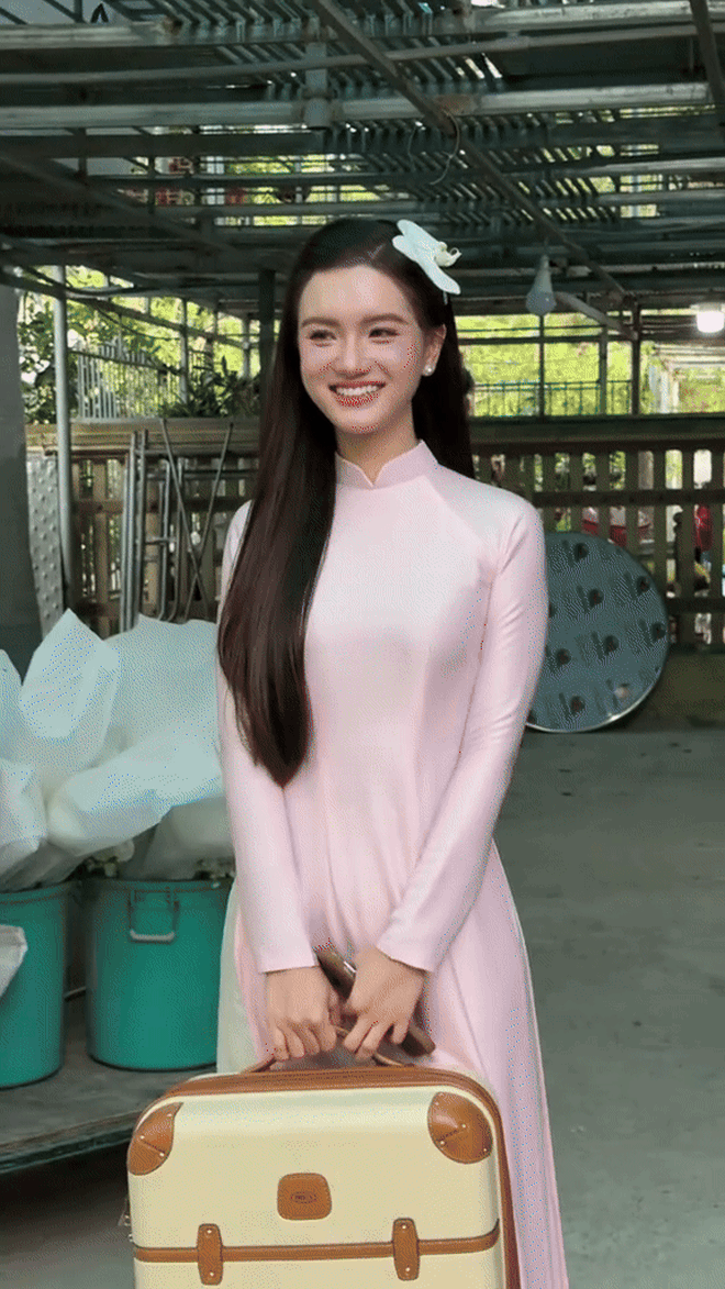 Chân dung cô gái xách vali cho Đỗ Hà ở Thanh Hoá gây sốt: Camera lia vội mà cũng cỡ này hả?- Ảnh 2.
