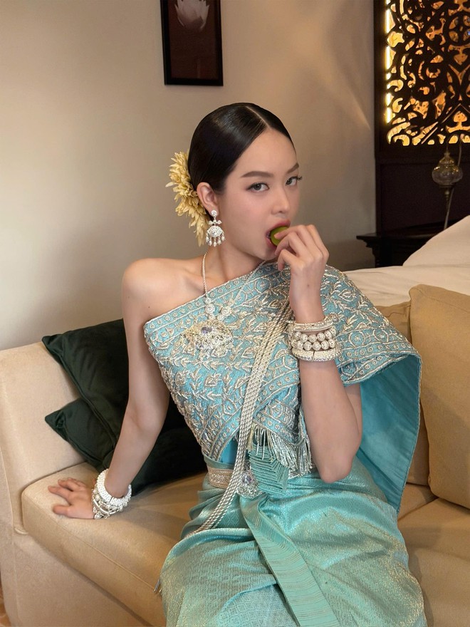 Thanh Thuỷ sang Campuchia vừa hài vừa xinh ngất- Ảnh 4. Thanh Thuỷ sang Campuchia vừa hài vừa xinh ngất- Ảnh 4.