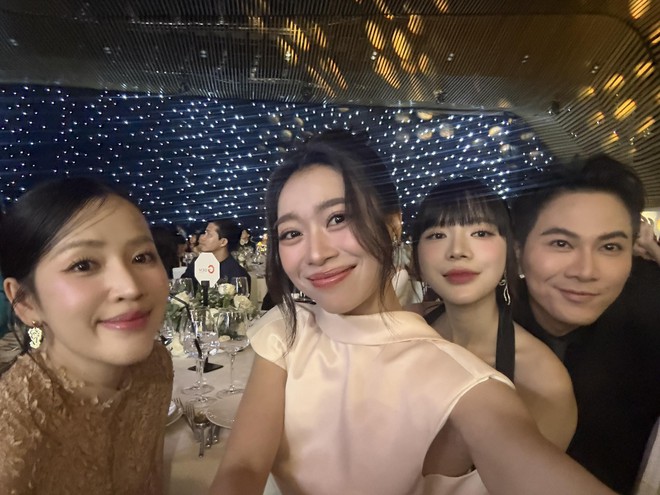 Đám cưới Quỳnh Châu và thiếu gia: Cô dâu khóc nức nở, dàn nghệ sĩ "quẩy" tưng bừng!- Ảnh 7. Đám cưới Quỳnh Châu và thiếu gia: Cô dâu khóc nức nở, dàn nghệ sĩ "quẩy" tưng bừng!- Ảnh 7.