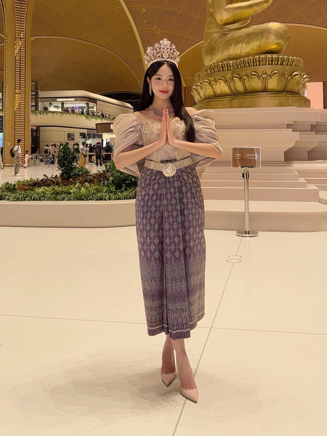 Thanh Thuỷ sang Campuchia vừa hài vừa xinh ngất- Ảnh 6. Thanh Thuỷ sang Campuchia vừa hài vừa xinh ngất- Ảnh 6.