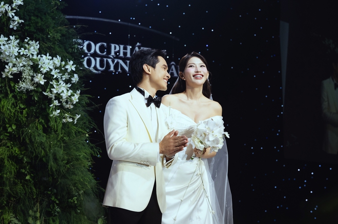 Đám cưới Quỳnh Châu và thiếu gia: Cô dâu khóc nức nở, dàn nghệ sĩ "quẩy" tưng bừng!- Ảnh 15. Đám cưới Quỳnh Châu và thiếu gia: Cô dâu khóc nức nở, dàn nghệ sĩ "quẩy" tưng bừng!- Ảnh 15.