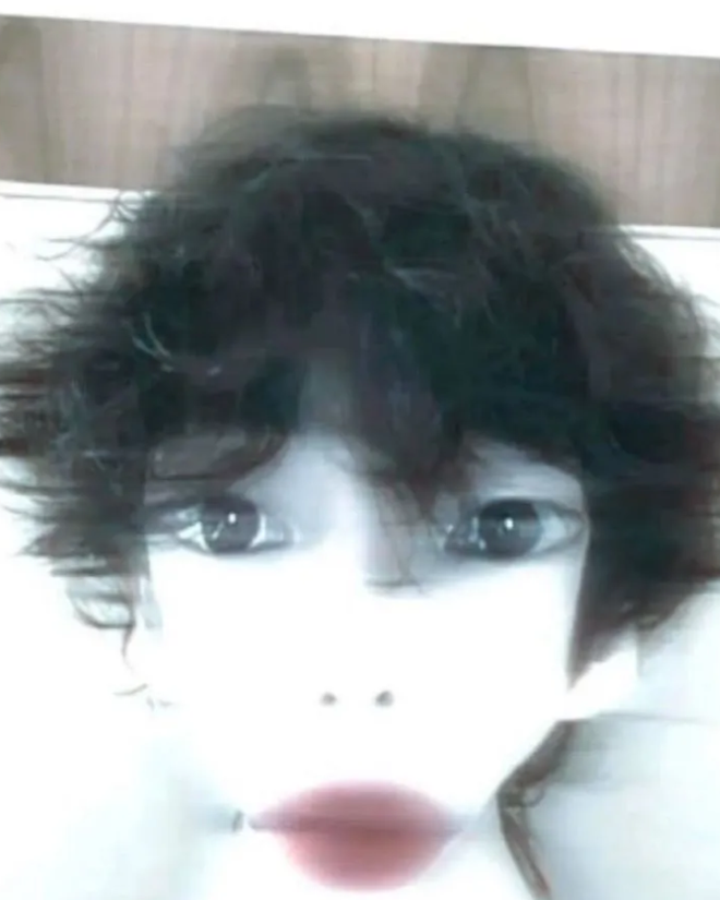 Tiêu chuẩn sắc đẹp của dân Hàn khiến V (BTS) "biến dạng"- Ảnh 4. Tiêu chuẩn sắc đẹp của dân Hàn khiến V (BTS) "biến dạng"- Ảnh 4.