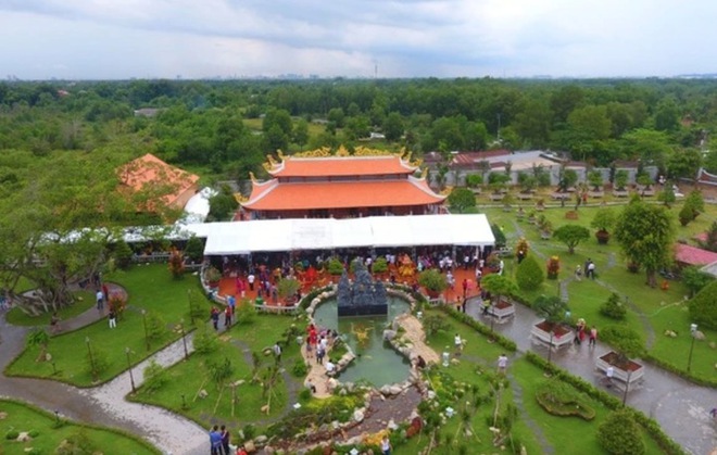 "Vua hài" đi bán mía từ 10 tuổi, giờ sở hữu nhà thờ 100 tỷ đồng- Ảnh 2.
