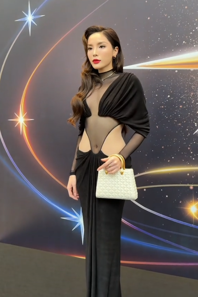 Họp báo của Hương Giang nhưng Kỳ Duyên lại đẹp quá- Ảnh 2. Họp báo của Hương Giang nhưng Kỳ Duyên lại đẹp quá- Ảnh 2.