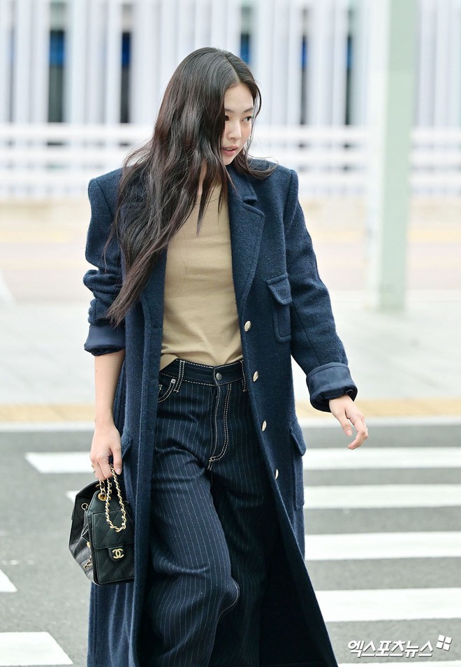 Lịch sử có lặp lại khi Jennie và V cùng bay đến Paris?- Ảnh 2.