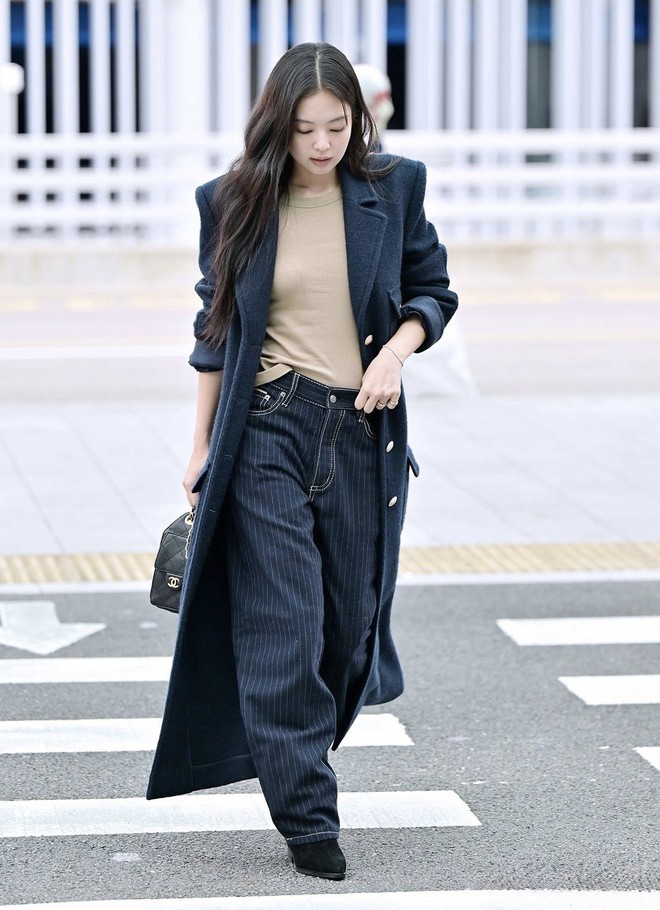 Lịch sử có lặp lại khi Jennie và V cùng bay đến Paris?- Ảnh 1.