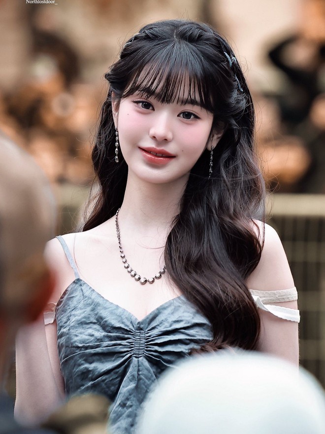 Vũ trụ hot girl Miu Miu: Lộ khung hình nóng bỏng của công chúa Kpop và "thánh sexy" Kylie Jenner- Ảnh 4.